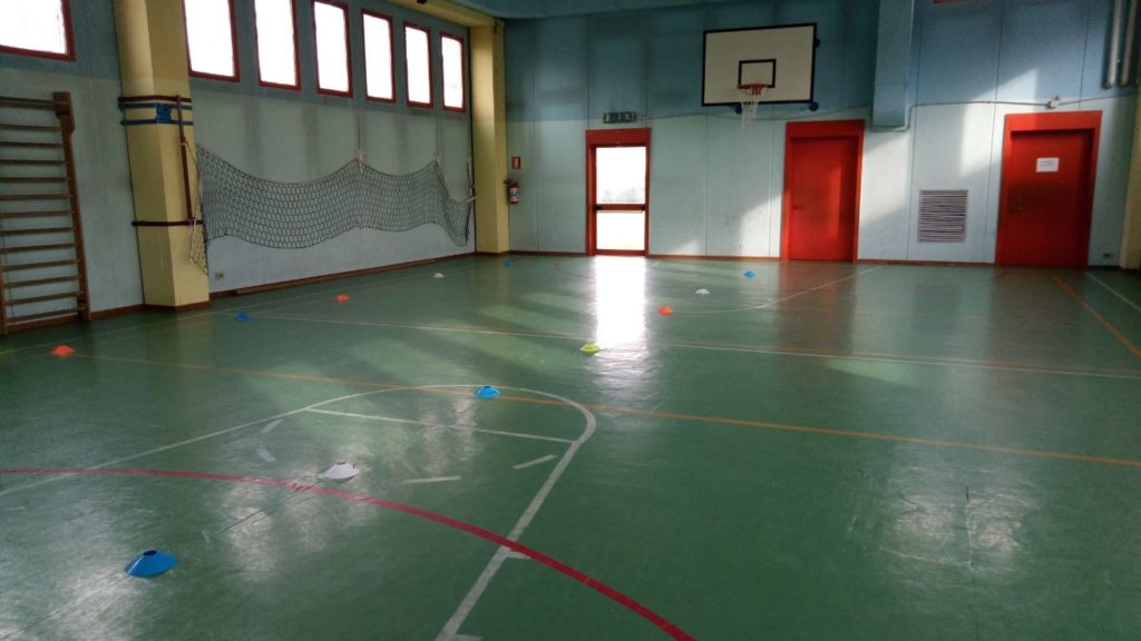 La palestra della scuola Ugo Foscolo che ha ospitato il progetto Pattinaggio a Scuola durante la settimana dello sport